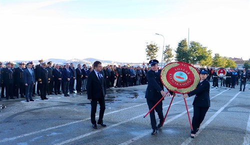 10 Kasım Atatürk’ü Anma Günü Kapsamında Büyükada Atatürk Meydanında Çelenk Sunma Töreni Düzenlendi.
