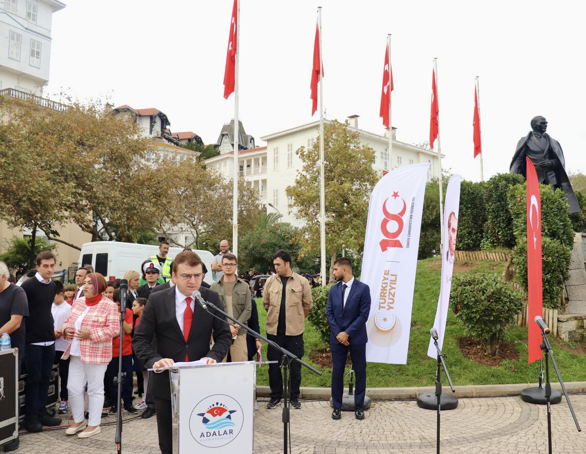 Ekim Cumhuriyet Bayram M Z N Y L Kutlamalar Kapsam Nda