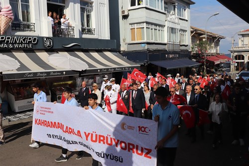 19 Eylül Gazileri Anma Gününde Kahramanlarla Yürüyoruz Kortej Yürüyüşü Yapıldı.